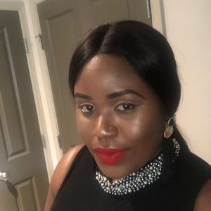 Meet your Posher, Lena